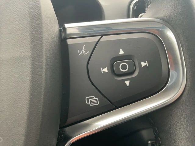 Volvo XC40 Dark Plus