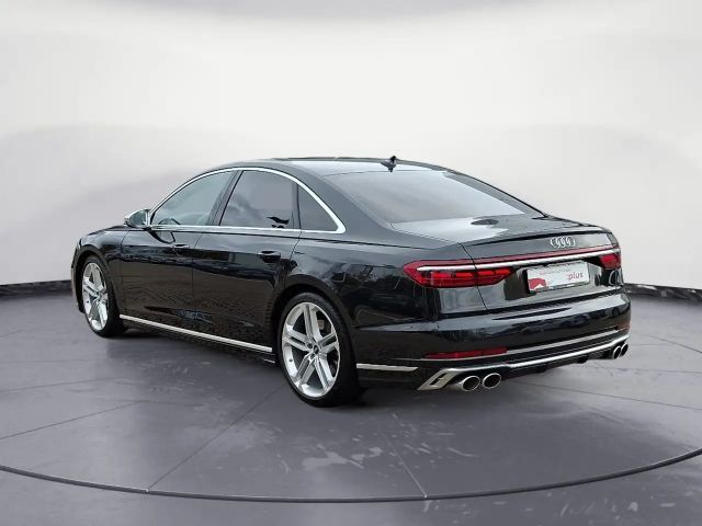 Audi S8 Quattro