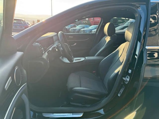 Mercedes-Benz E 220 AVANTGARDE E 220 d Sedan