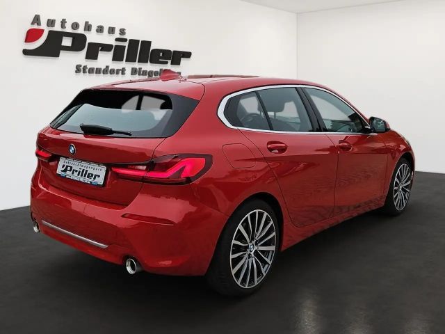 BMW 120 120d Luxury Line Sedan xDrive