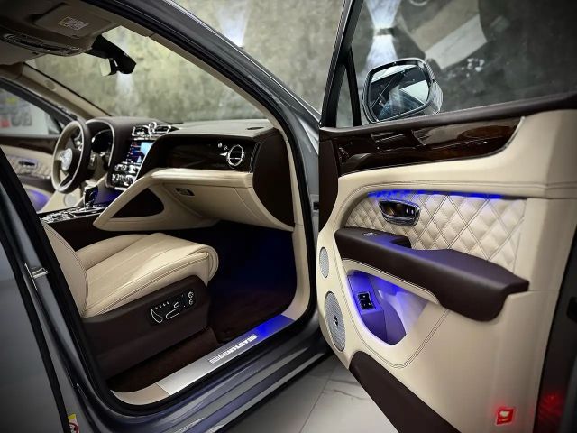 Bentley Bentayga V8