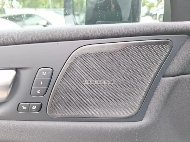 Volvo XC60 AWD Dark Plus T6