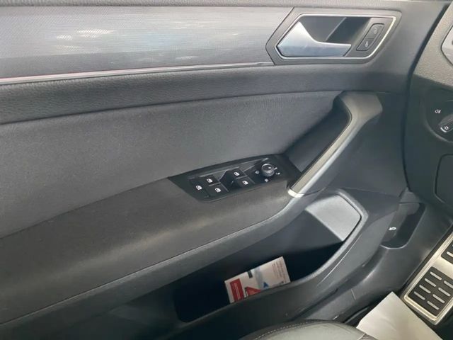 Volkswagen Touran DSG Highline R-Line