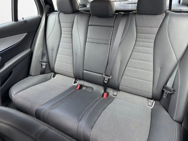 Mercedes-Benz E 220 AVANTGARDE