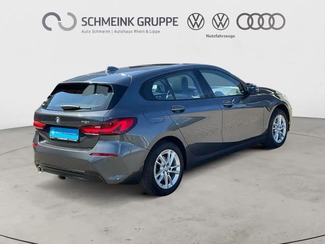 BMW 118 118i Sedan Sport Line