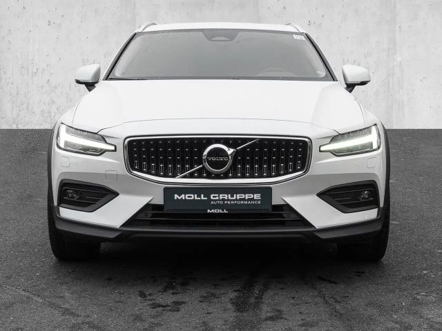 Volvo V60 AWD Plus