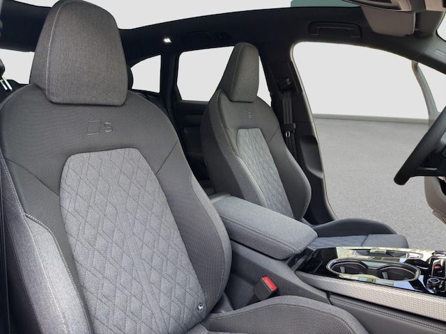 Audi A6 Avant Quattro S-Tronic