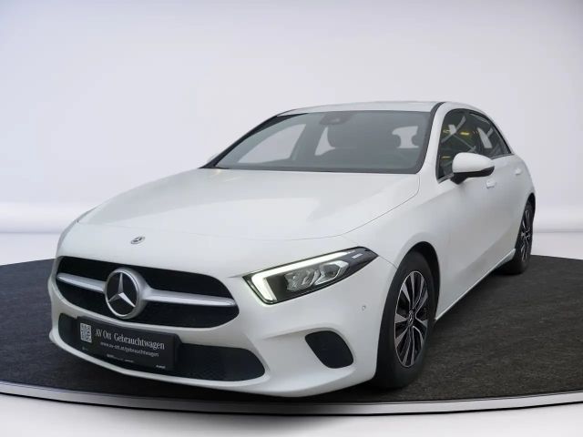 Mercedes-Benz A 180 A 180 d Style