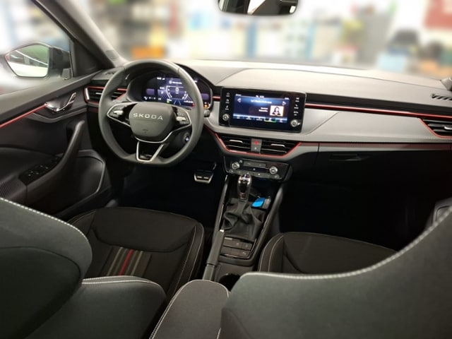 Skoda Kamiq 1,0 TSI DSG MATRIX PANO RFK SHZ PDC