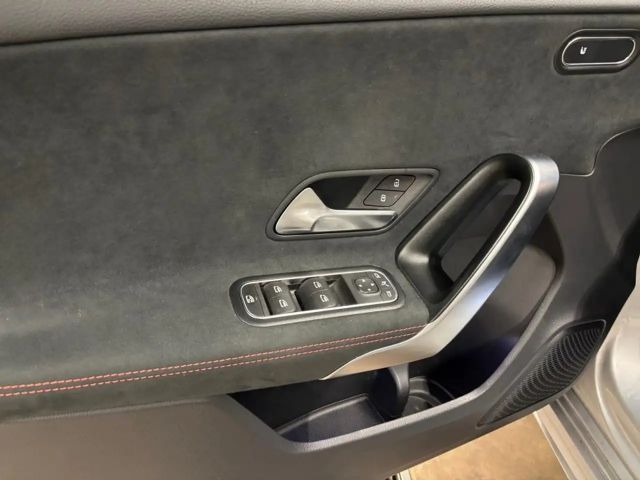 Mercedes-Benz A 200 A 200 d AMG Line