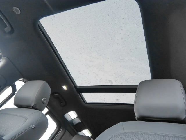 Land Rover Defender 110 Dynamic SE