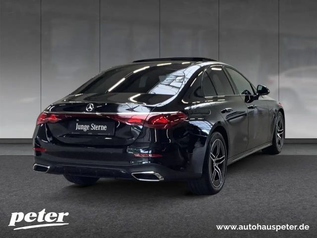 Mercedes-Benz E 200 AMG Line Sedan