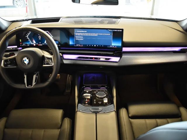 BMW 520 520d M-Sport Sedan