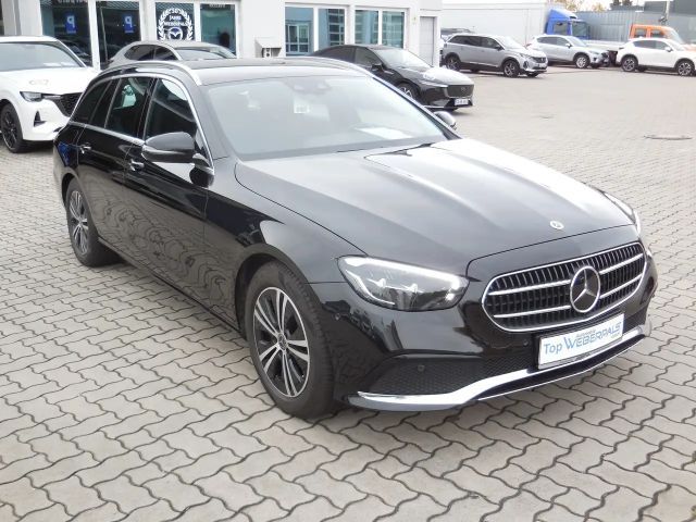 Mercedes-Benz E 220 E 220 d