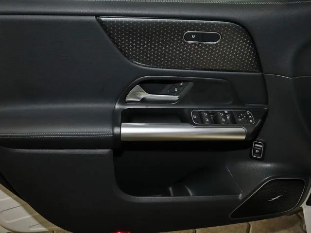 Mercedes-Benz B 200 AHK+PANO+STANDHEIZ+DISTRONIC+360°+18"+HIFI