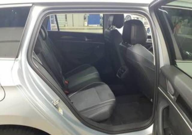 Volkswagen Passat 1.5 eTSI Business DSG Variant