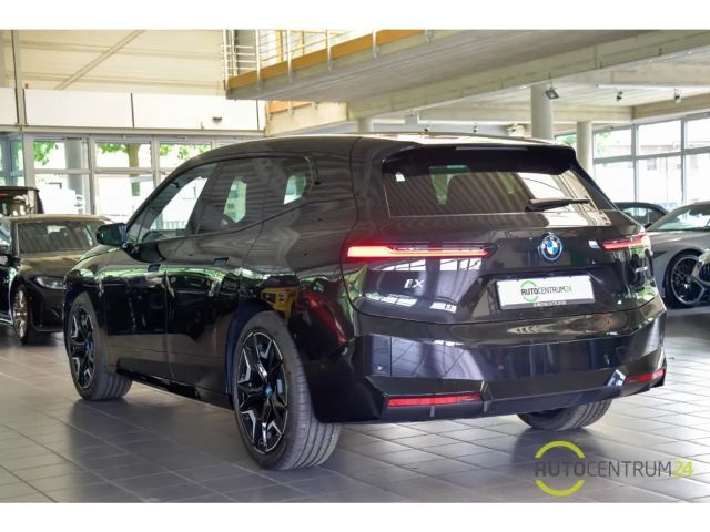 BMW iX 40 SkyLounge Massage HK HUD Soft Laser 360
