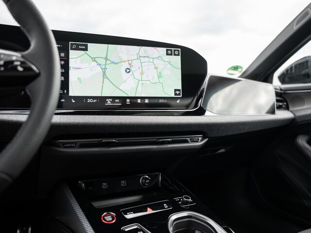 Audi A6 Avant Quattro S-Tronic