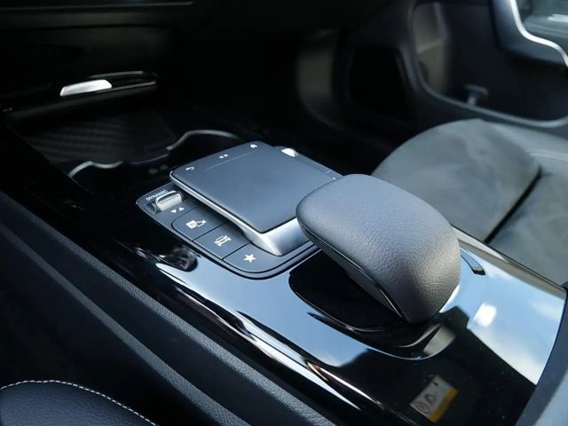 Mercedes-Benz CLA 180 AMG Line