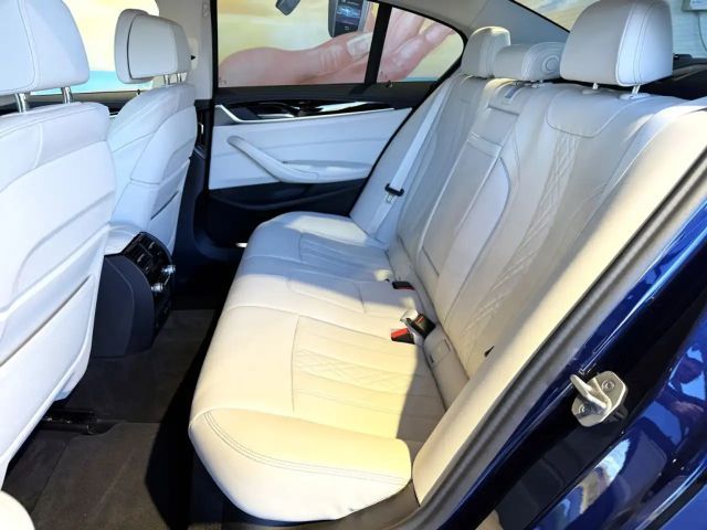 BMW 530 530d Luxury Line Sedan xDrive