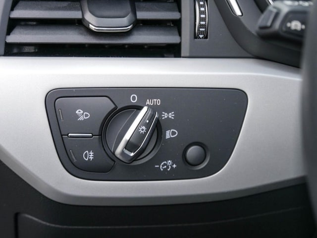 Audi A4 35 TFSI S-Tronic Sedan