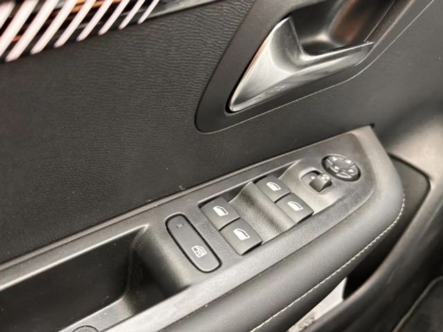 Peugeot E-208 Allure Pack Hybrid