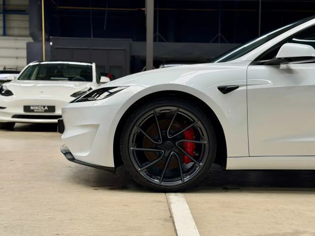 Tesla Model 3 Performance