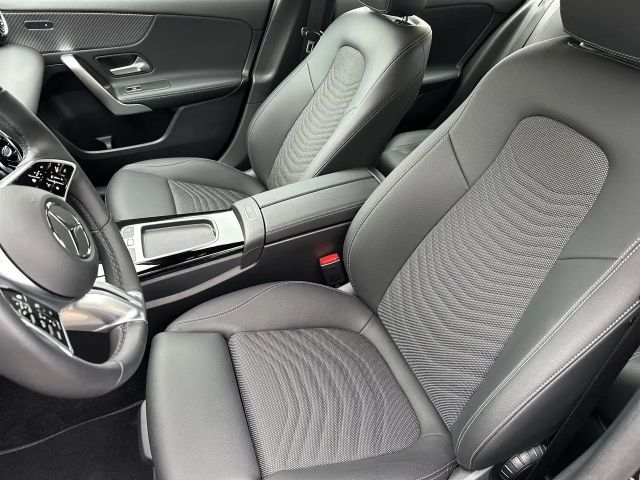 Mercedes-Benz A 200 Progressive