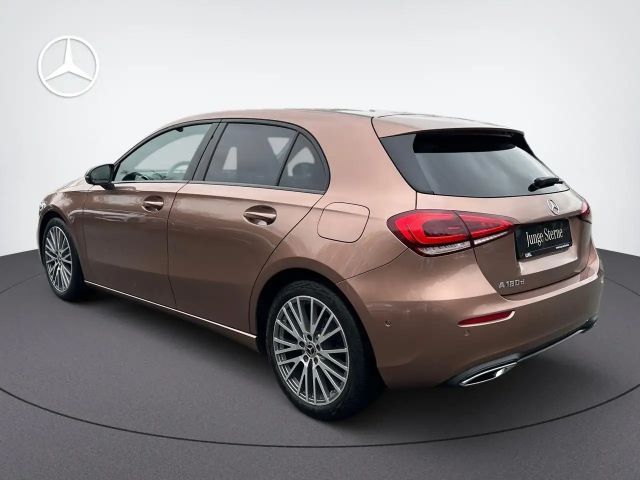 Mercedes-Benz A 180 A 180 d Progressive