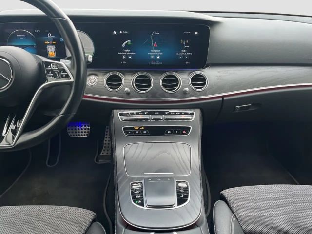 Mercedes-Benz E 200 AVANTGARDE Estate
