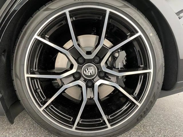 Porsche Taycan Turbo