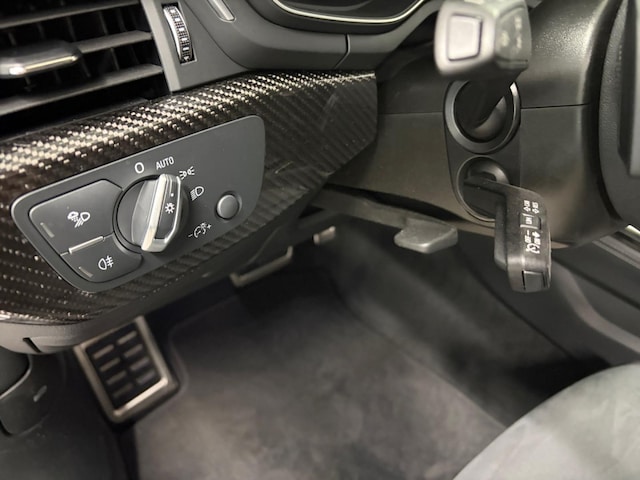 Audi A4 40 TFSI Avant Quattro S-Line S-Tronic