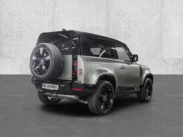 Land Rover Defender 90 Dynamic SE