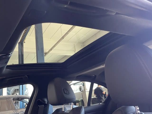 BMW 330 330i M-Sport Sedan Touring xDrive