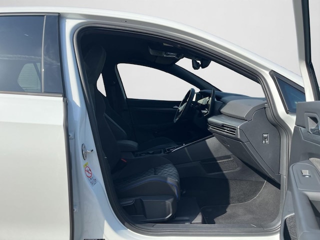 Volkswagen Golf 1.5 eTSI DSG Golf VIII R-Line