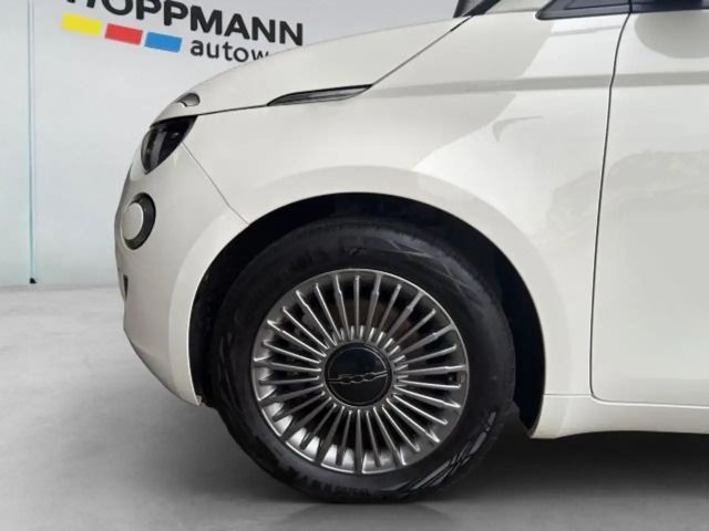 Fiat 500e Base 42kWh*NAVI*KLIMAAUT*TEMPOMAT*