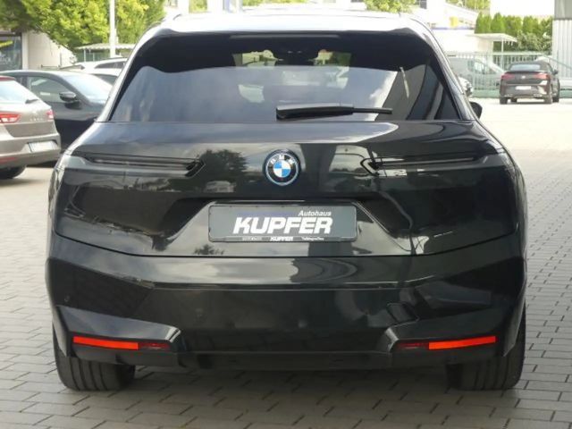 BMW iX xDrive50