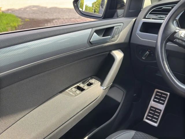 Volkswagen Touran 1.5 TSI DSG