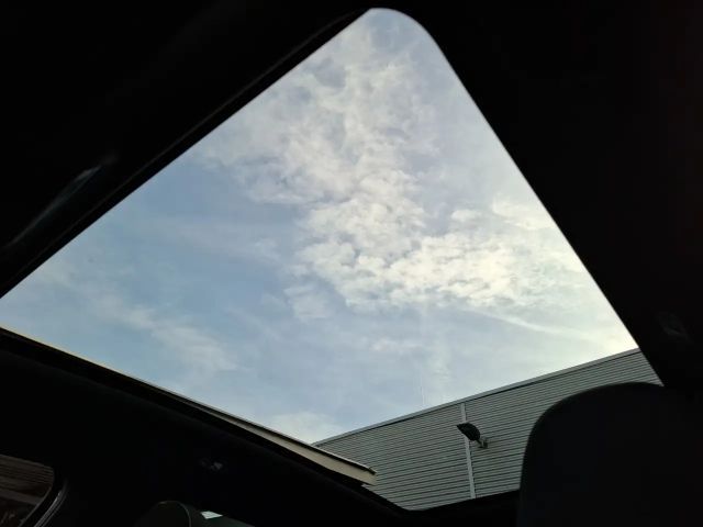 Skoda Kamiq TSI Monte-Carlo LED Navi AID Pano ACC PDC SH 18"