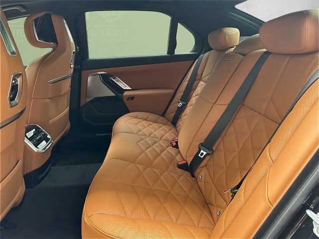 BMW 740 740d M-Sport Sedan xDrive