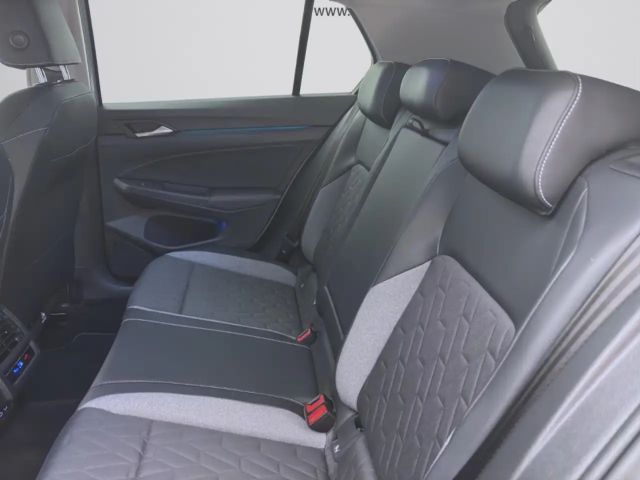 Volkswagen Golf 1.5 eTSI DSG