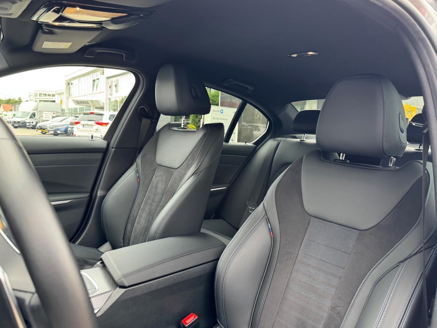 BMW 320 320d M-Sport Sedan xDrive