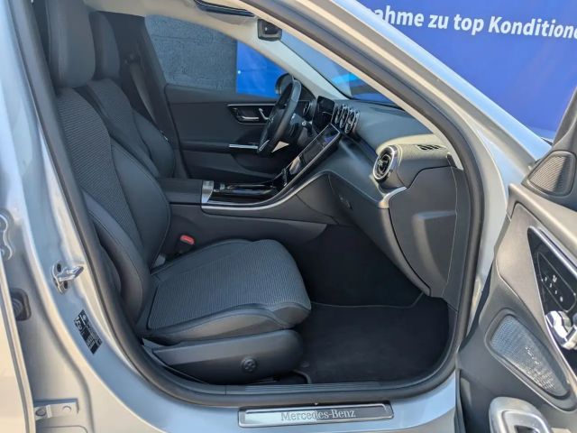 Mercedes-Benz C 180 AVANTGARDE