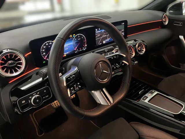 Mercedes-Benz A 180 A 180 d AMG Line Hatchback