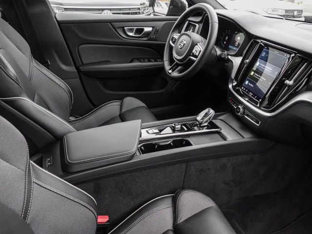 Volvo V60 Cross Country AWD Plus