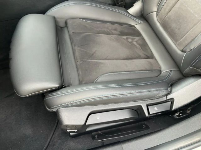 BMW 318 318i M-Sport Sedan