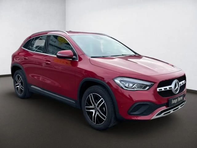 Mercedes-Benz GLA 180 Progressive