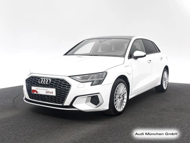 Audi A3 40 TFSI Hybride S-Tronic Sedan