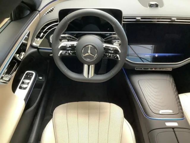 Mercedes-Benz E 200 AMG Line Sedan