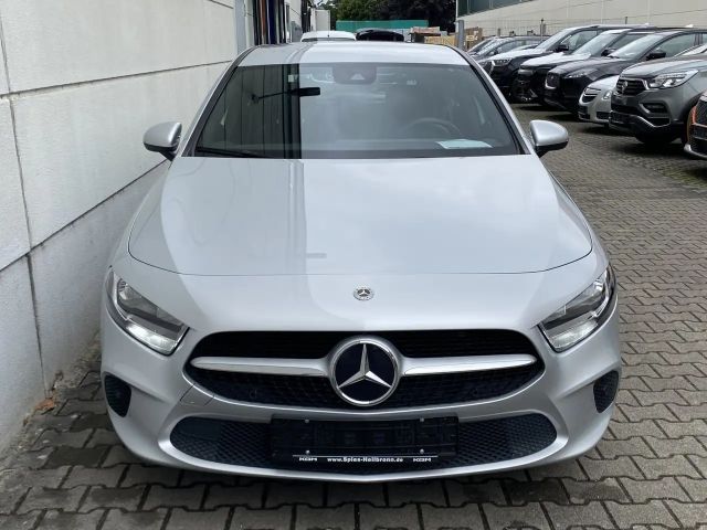 Mercedes-Benz A 200 Business Line